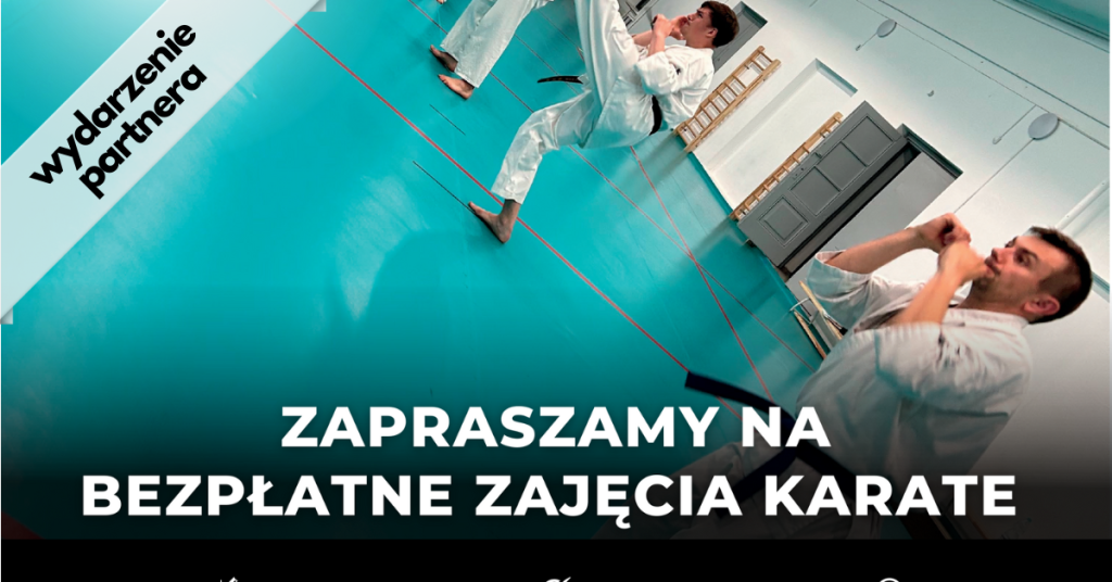 trzy osoby w karategach w pozycjach do walki